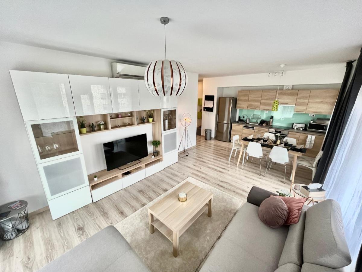 Diamond - 3 Bedroom, Luxurious In The Heart Of The Appartamento Budapest